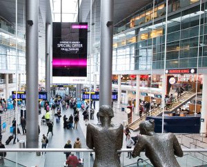 Dagslys er ingen udfordring ,de digitale skilte står knivskarpt 24/7.