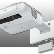EB-710UI er den nye ultra shortthrow-laserprojektor fra Epson