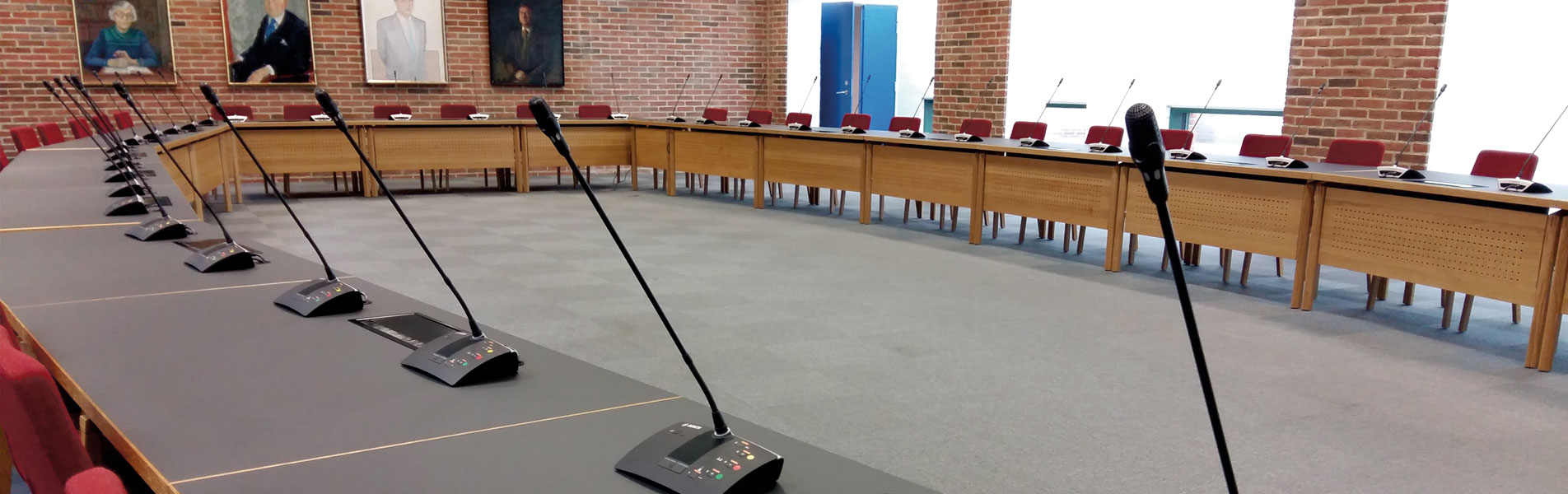 Bosch Konferencesystem med svanehals mikrofoner