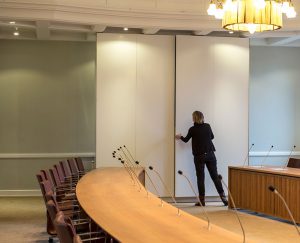 Skabet blev lavet i et samarbejde mellem AVC, snedkeren Anker Cases og arkitekten