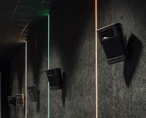 Dolby Atmos strømmer ud af højttalerne i den største af salene, hvor der er monteret JBL højttalere