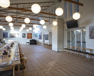 Et af de tilstødende lokaler